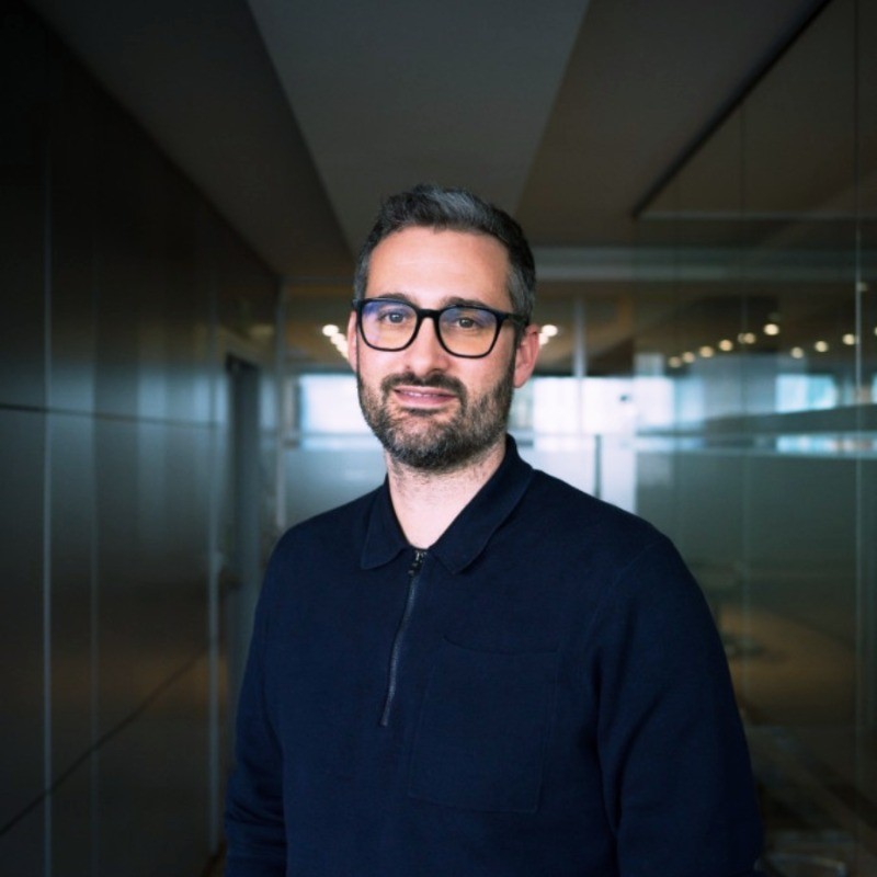 Fred Jones, CEO at Outra